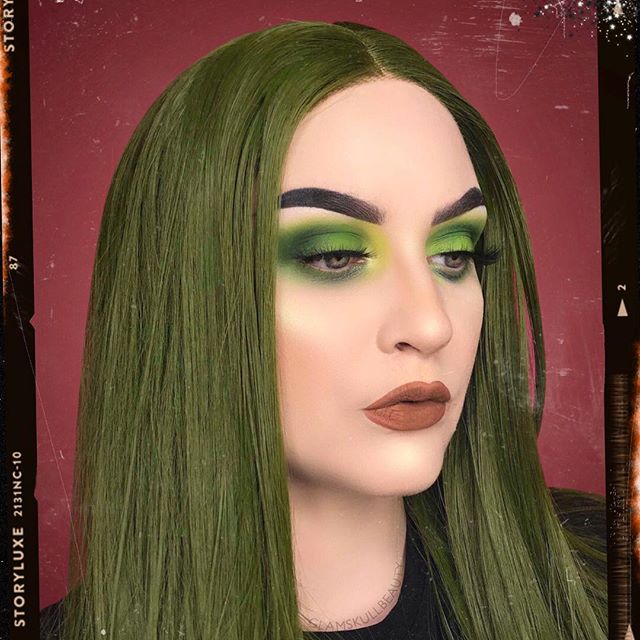 Green Straight Synthetic Lace Front Wig – Everyday Wigs display picture 1