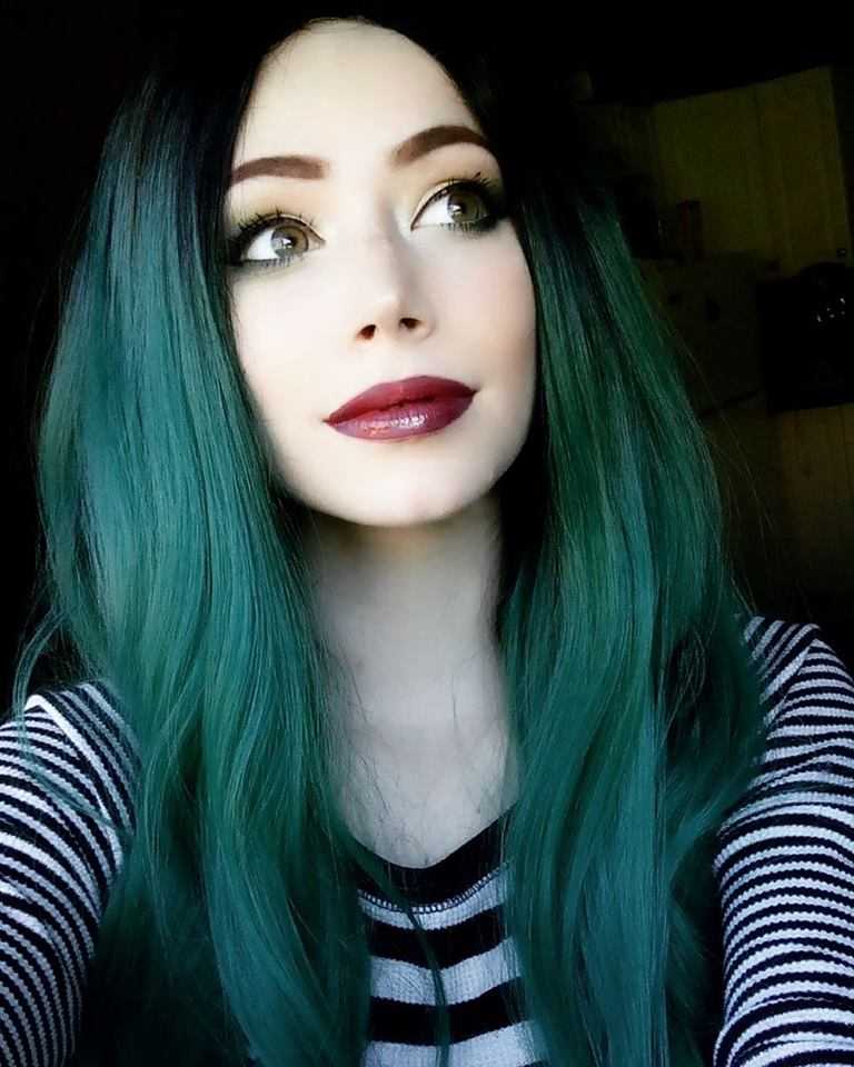 Black/Green Ombre Color Wavy Synthetic Lace Front Wig  display picture 3