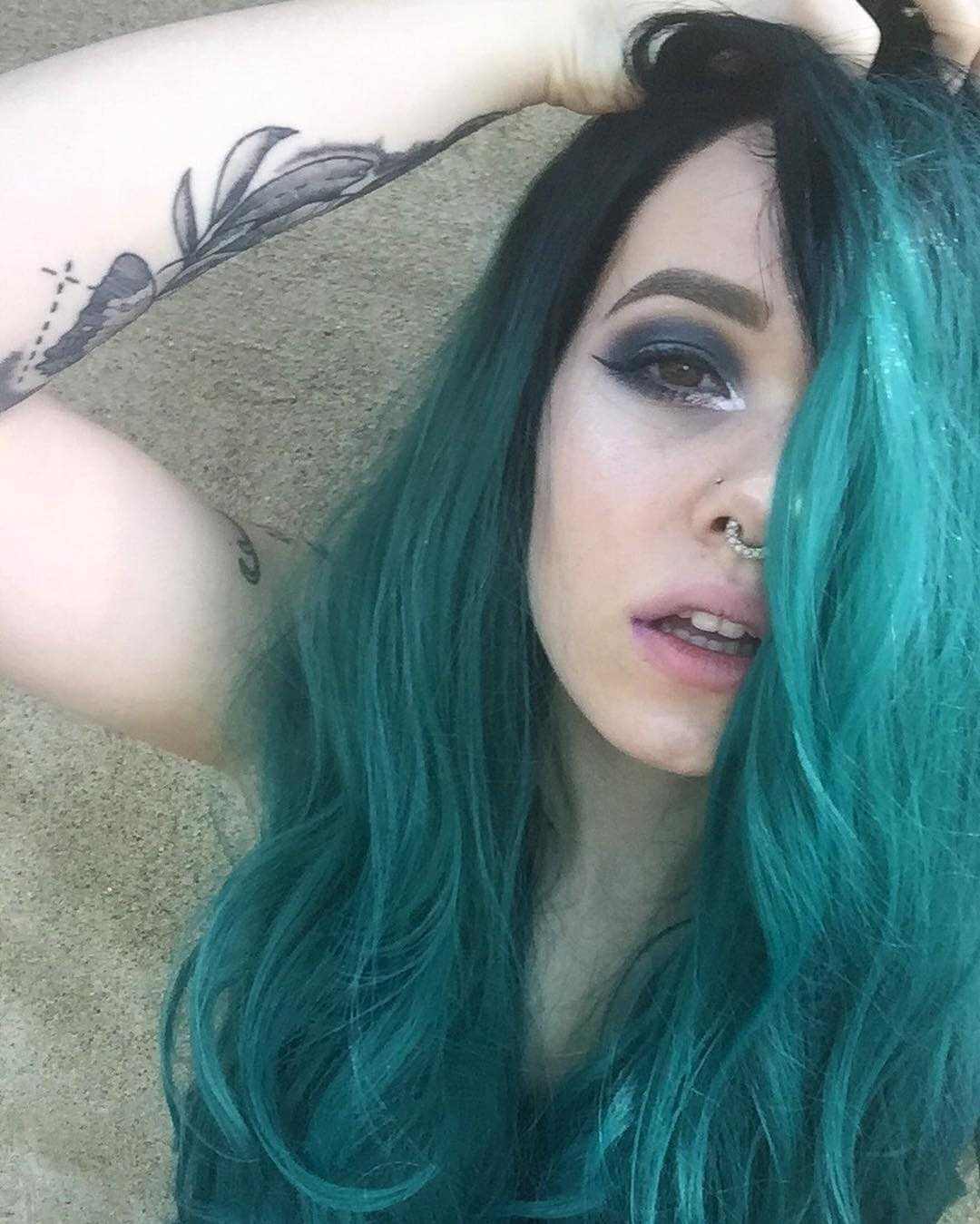 Ombrr Green LaceFront Wig 22-26 inches!! Amazon.com : Anlimer 150 Density Green Roots Lace Wig Human  main image 4